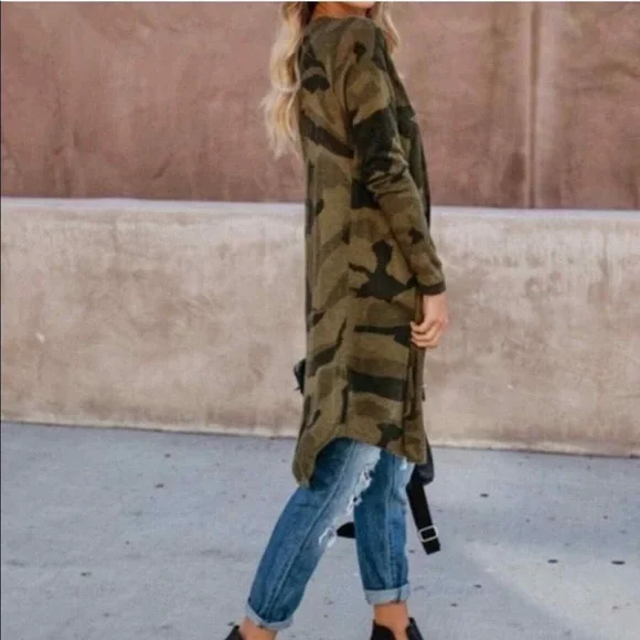 VICI don’t blend in Camo Cardigan - Picture 2 of 8